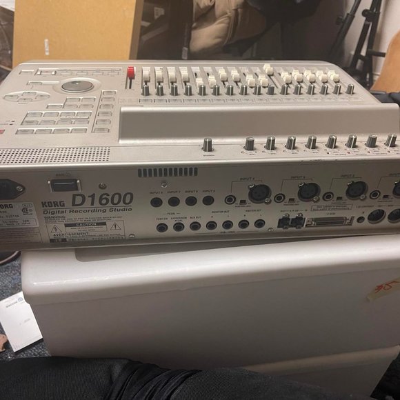 Korg D1600 Digital Recording Studio 16Track Multi- - Picture 2 of 4